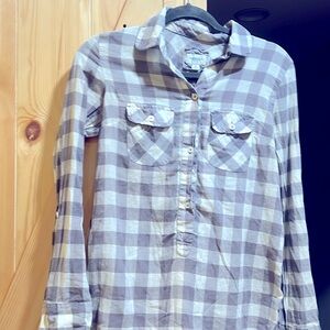 American 🦅 eagle ladies  plaid colored top size small